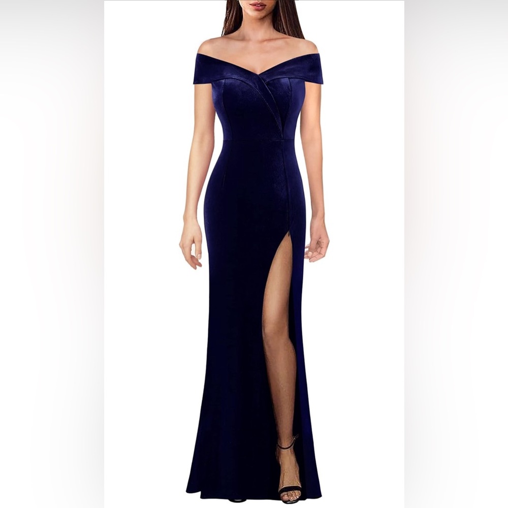 Never Worn Midnight Blue Velvet Gown (Medium)